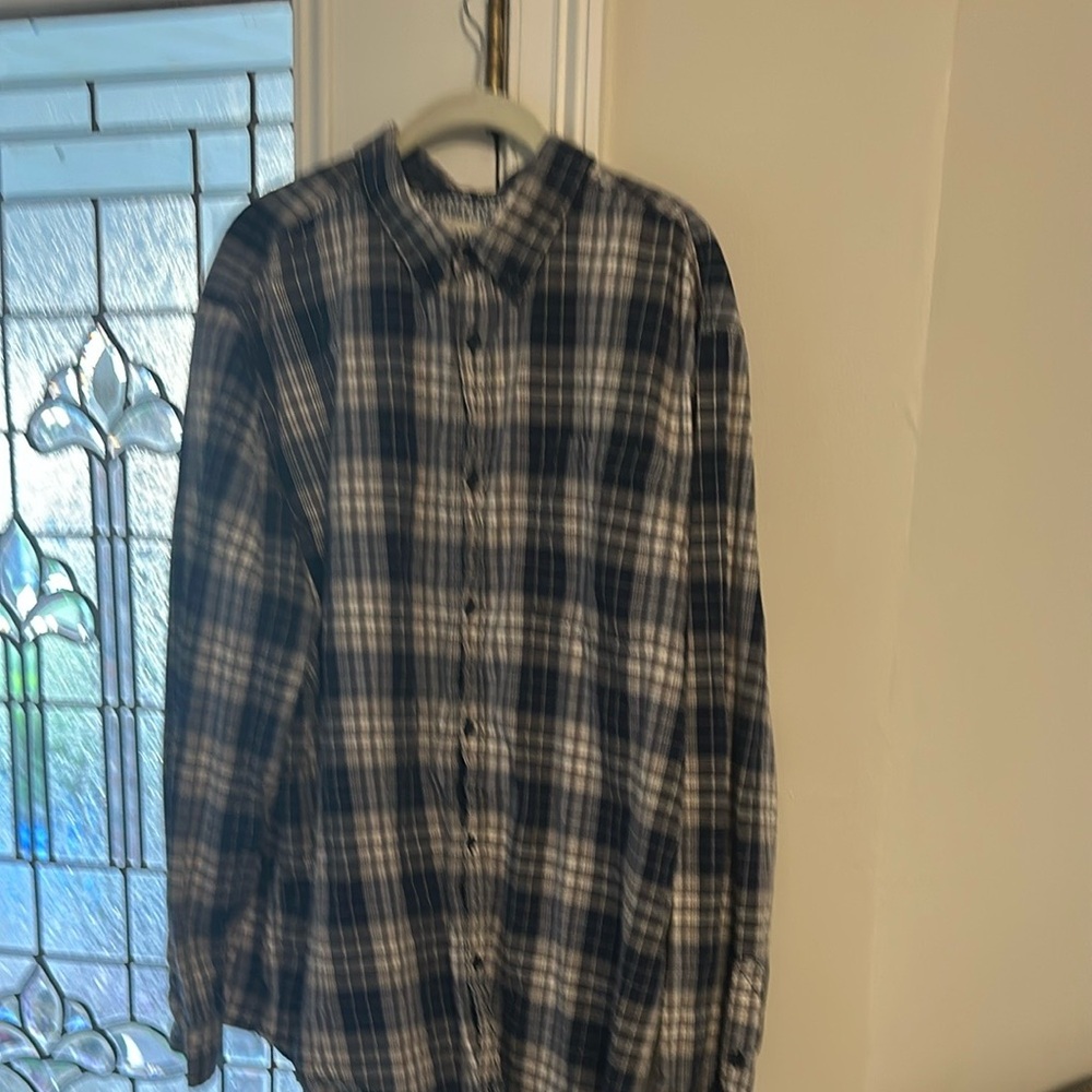 Cody James
Casual Blue and Gray Button Down Shirt